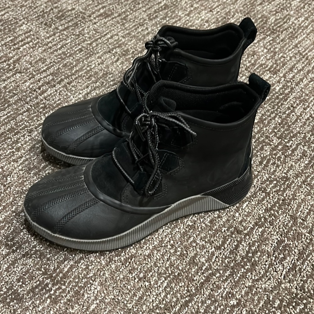 Sorel Boots - Black - Size 8.5